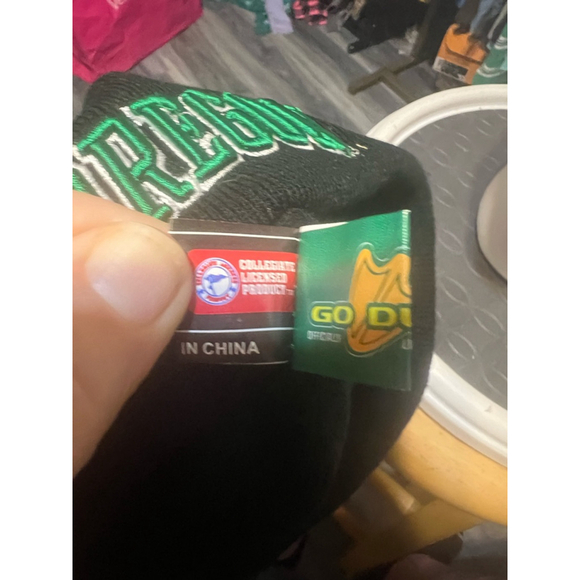 Oregon Ducks Beanie Cap Hat - Picture 6 of 7